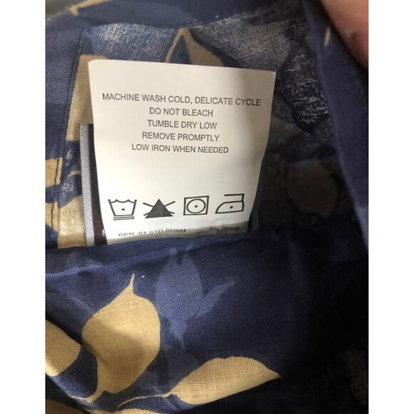 Michael Kors St. Tropes Two shams 26x20 blue - Picture 10 of 11